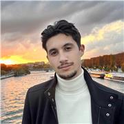 Professeur titulaire d’un diplôme d’ingénieur en informatique et d’un Baccalauréat Scientifique en 2018 à l’académie de Versailles qui propose des cours pour tous niveaux